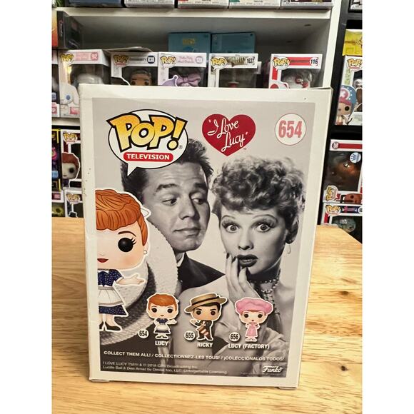 VAULTED EXCLUSIVE BLACK & WHITE Lucy Ricardo Funko Pop #654 Ball Lucille Ball - Picture 3 of 6